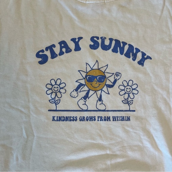 GARAGE White 'Stay Sunny' Graphic Sweatshirt. LARGE - Picture 4 of 5